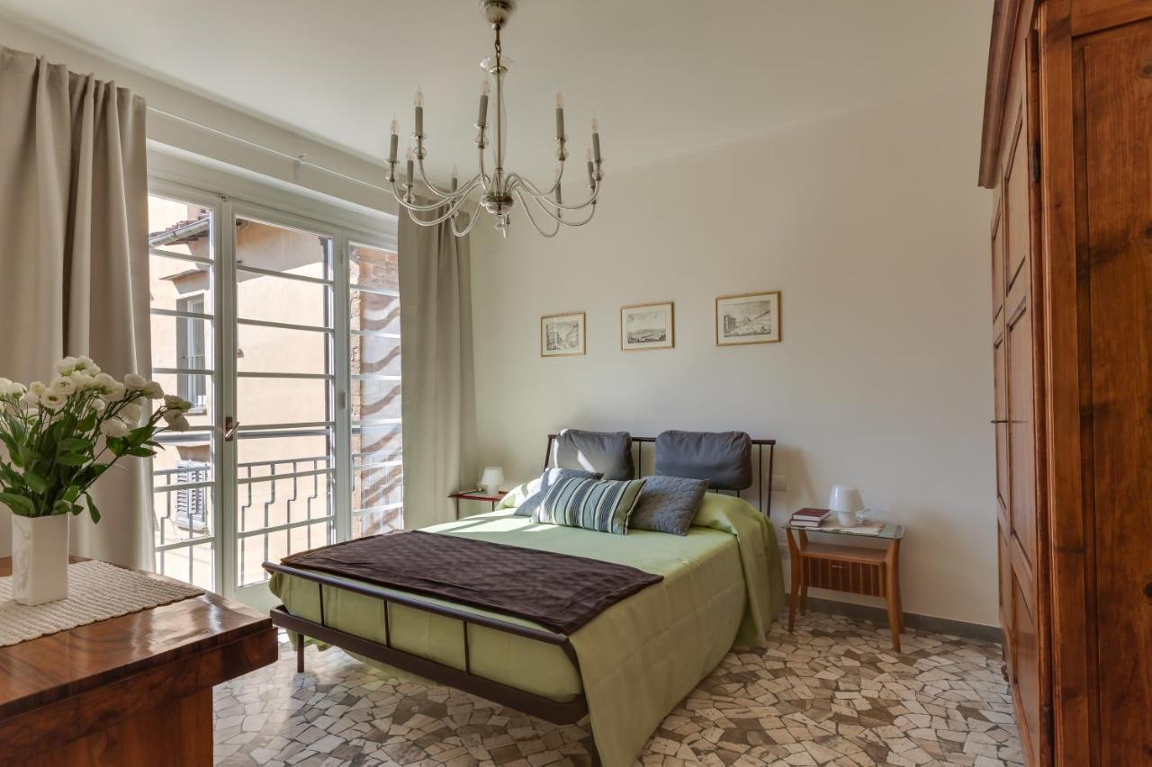 Apartments Florence - Santa Maria Balcony Exterior photo